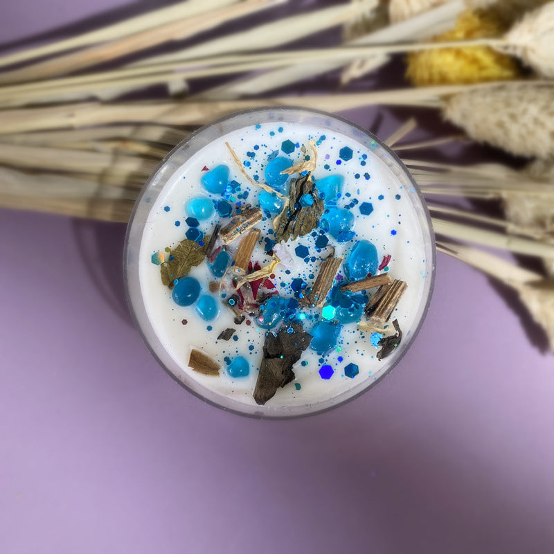 6 Piece Scented Candle Gift Set with Crystals and Dried Flowers - Colourful Sequin Embellishments, 6 Unique Fragrances to Create a Romantic Ambience - Perfect for Valentine's Day and Home Decoration, Valentine's Day Home Decorations